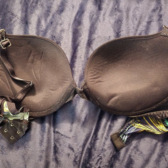 Victoria's Secret Very Sexy Push-Up 34D Palm - Picture 2 of 3